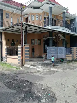 Rumah 2 Lantai Hook Jembawan Sawojajar Malang