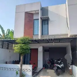 DI JUAL RUMAH SIAP HUNJ  RAPIH DAN MURAH