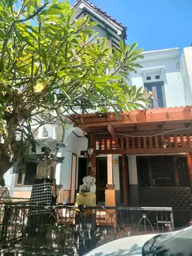 RUMAH LANTAI 2 LOKASI SEKAR TUNJUNG DENPASAR TIMUR