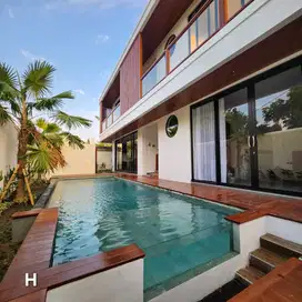 VILA MODERN BARU DI MUNGGU DEKAT CANGGU -AY098