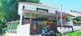 rumah kost ekslusif 8 kamar tidur  maguwoharjo dkt pasar tajem