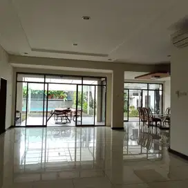 DISEWAKAN RUMAH MEW AH 1 LANTAI, JL RASAMALA 0 (FC)