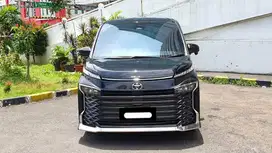 toyota voxy cvt tss 2022 pakai 2023 hitam pajak panjang tangan pertama