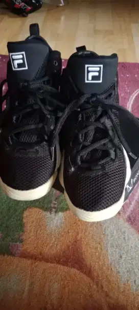 Sepatu filla no 41