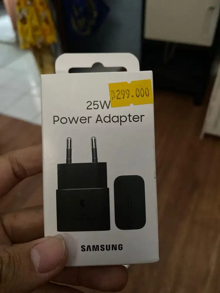 Adapter/kepala charger 25 W merk Samsung