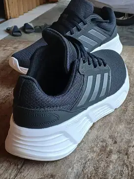 Adidas Sepatu Running Galaxy 6 Black on Hitam Sepatu HP6642
