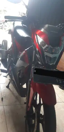 Honda sonic 2016 warna merah