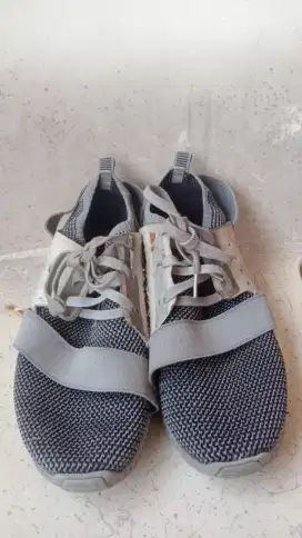 Sepatu Under Aromour