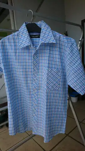 Kemeja kotak biru