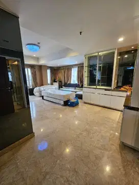 Disewakan apartemen royal mediterania garden dekat mall central park