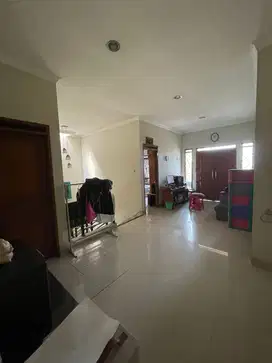 Rumah Bagus dan Terawat di Batununggal Indah