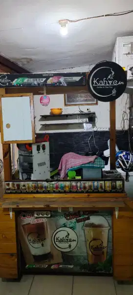 Etalase kayu anti rayap