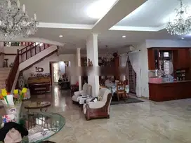 Rumah 2 Lantai Bagus Semi Furnished SHM di Golf Mansion Residence Fatm