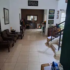 DIJUAL RUMAH  DI CLUSTER FAvorit TENGAH KOTA WISATA, DEKAT MAL