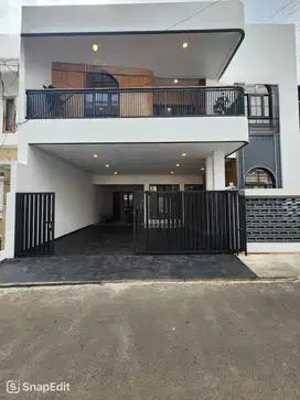 Rumah Siap Huni Modern Mewah 2,5 Lantai di Ampera Jakarta Selatan