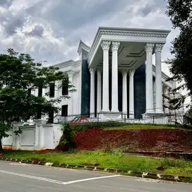 Brand New House classic mewah Di Pondok Indah, Jakarta selatan