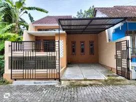 RUMAH BARU DEKAT PASAR STAN MAGUWOHARJO SLEMAN YOGYAKARTA