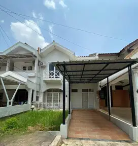Disewakan Rumah Cluster Meadow Green Lippo Cikarang