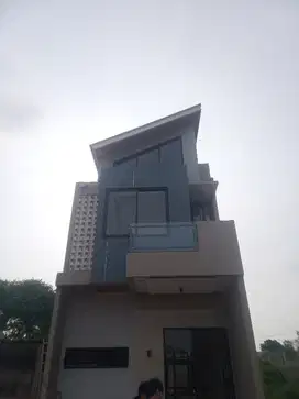 Rumah 2 lantai dicinangka depok.ede
