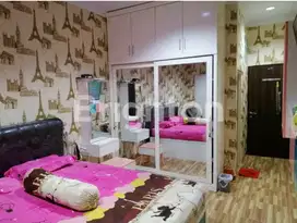 Dijual Rumah Di Tanjung Duren 3 Lantai SHM dan Hadap Utara
