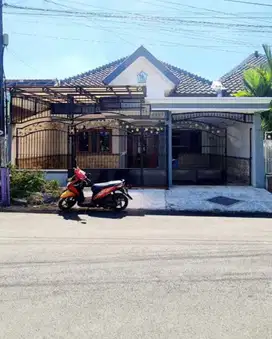 Rumah Bagus di Perumahan Papa Papa Dekat Brawijaya Suhat