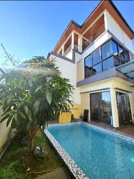 Rumah Villa Swim Pool Furnished Lembang Bandung Utara