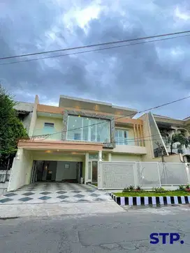 CA211 Dijual Rumah Mewah 2 Lt Lokasi Premium, Strategis di Kertajaya