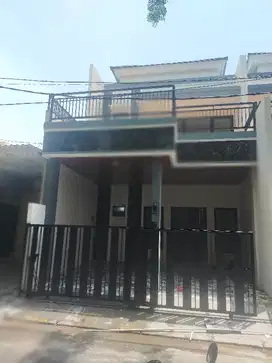 rumah dua lantai di Citra Raya Tangerang