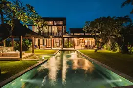 Vila Mewah dengan Pemandangan Sawah dan Laut di Tabanan Bali