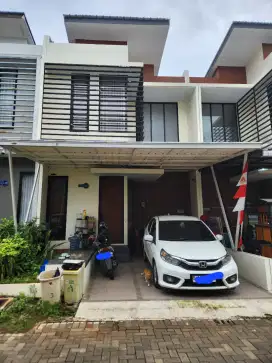 Disewakan Rumah Minimalis 2 Lantai Lokasi Strategis Tangerang Selatan