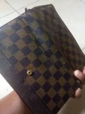 Dompet wanita merk luis vuiton