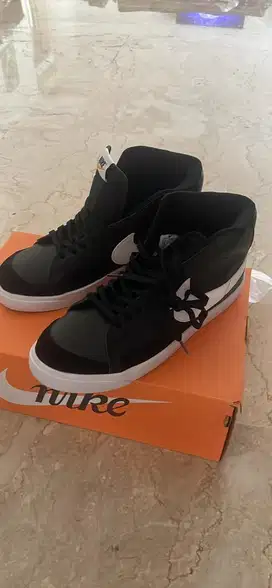 Nike Blazers Mid