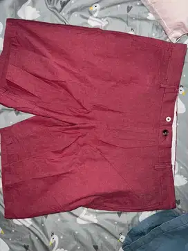 Old navy celana pendek merah kondisi 90%