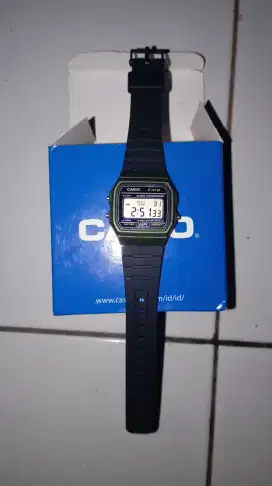 Casio F-91W green