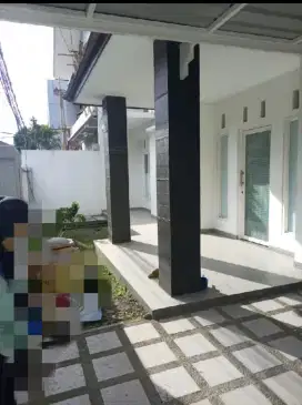 Di Jual/Sewa Rumah Siap Huni Di Tengah Kota
