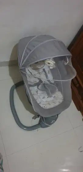 Dijual babydoes automatic baby swing bed