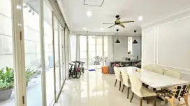 Hot sale rumah pakuwon indah furnished bagus bukan std dev