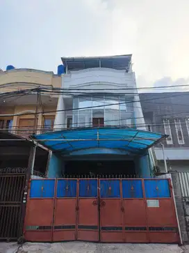 Disewakan rukan 3 lantai di tomang jakarta barat dekat jalan raya