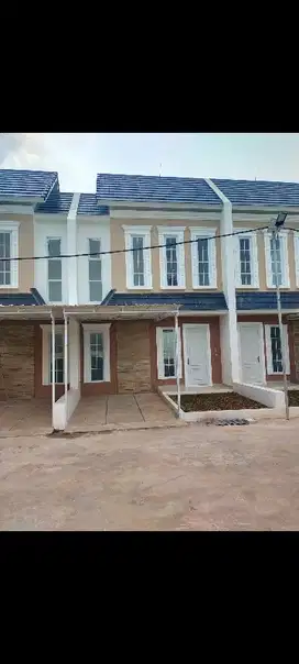 Town House Gunung Putri