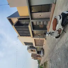 rumah 2 lantai full perabot dijual area solo baru 1,250M