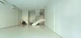 Ruko Kirana Boutique, Kelapa Gading, Luas 6x16m2