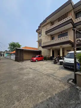 Dijual Tempat Usaha Strategis Di Pahlawan Revolusi Duren Sawit Jakarta