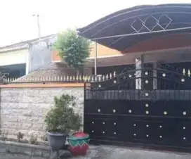 rumah tengah kota Surabaya Rumah banyu Urip kidul