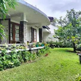 Rumah terawat siap huni best favorit Sayap Riau Bandung