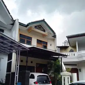 dijual rumah di Komplek Suryalaya Buah batu Bandung