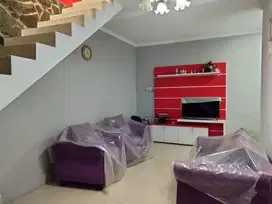 dijual rumah 3 lantai di kota wisata Cibubur siap huni
