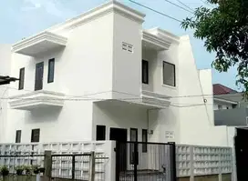 Dijual Rumah Mewah Brand New Siap Huni dalam Kompleks di Pondok Kelapa