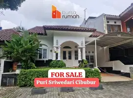 Rumah 2 lantai rapi siap huniPuri Sriwedari Cibubur
