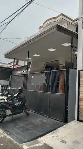 Rumah Dalam Komplek  DKI Pondok Kelapa Lokasi Strategis Akses 2 Mobil