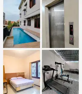 RUMAH KOS SIWALANKERTO. ADA KOLAM RENANG.